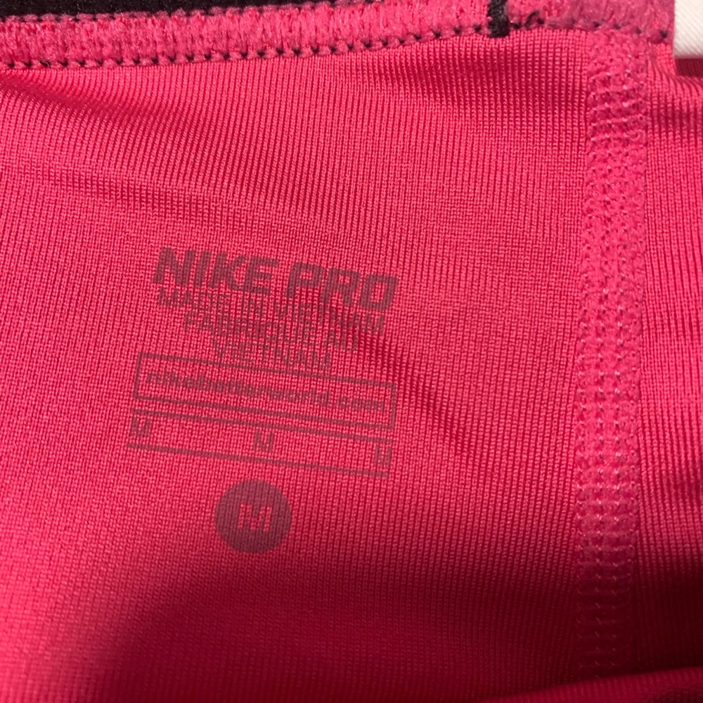Nike Pros - Picture 2 of 4